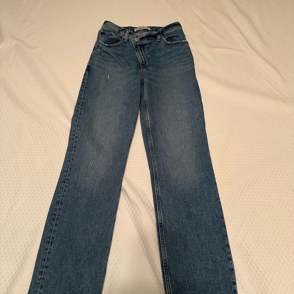 A&F 90’s Ultra High Rise Straight Jean